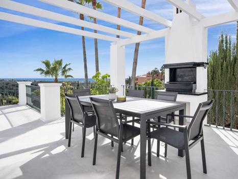 Villa for sale in Los Flamingos, Benahavis