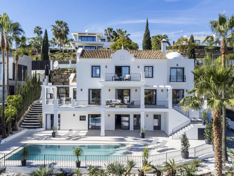 Villa for sale in Los Flamingos, Benahavis