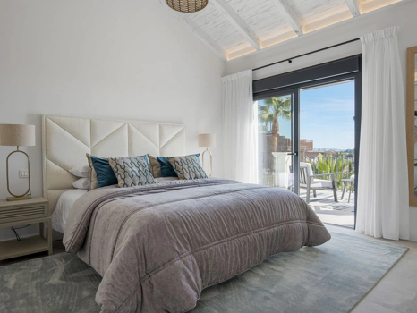 Villa for sale in Los Flamingos, Benahavis