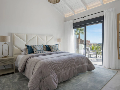 Villa for sale in Los Flamingos, Benahavis