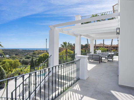 Villa for sale in Los Flamingos, Benahavis