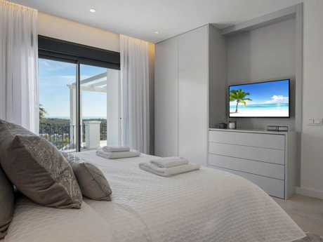 Villa for sale in Los Flamingos, Benahavis