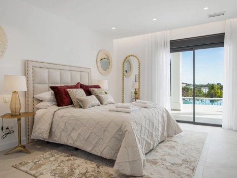 Villa for sale in Los Flamingos, Benahavis