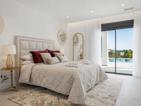 Villa for sale in Los Flamingos, Benahavis
