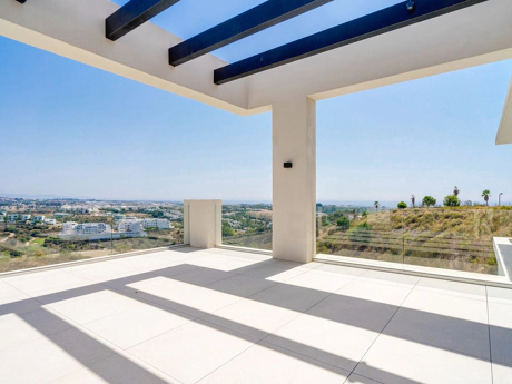 Villa for sale in Estepona