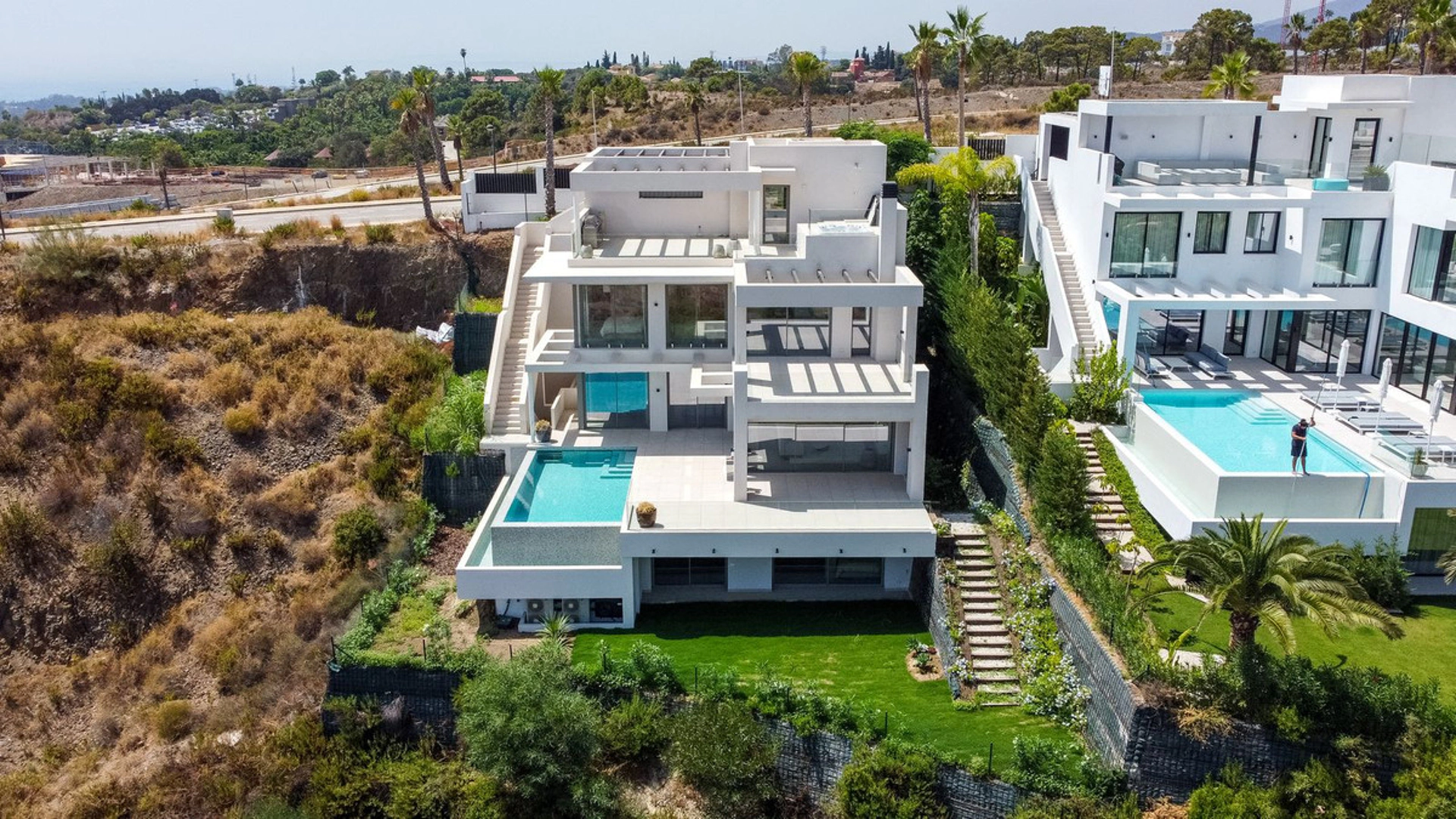 Villa for sale in Estepona