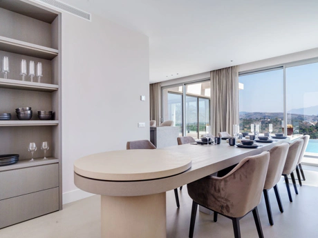 Villa for sale in Estepona