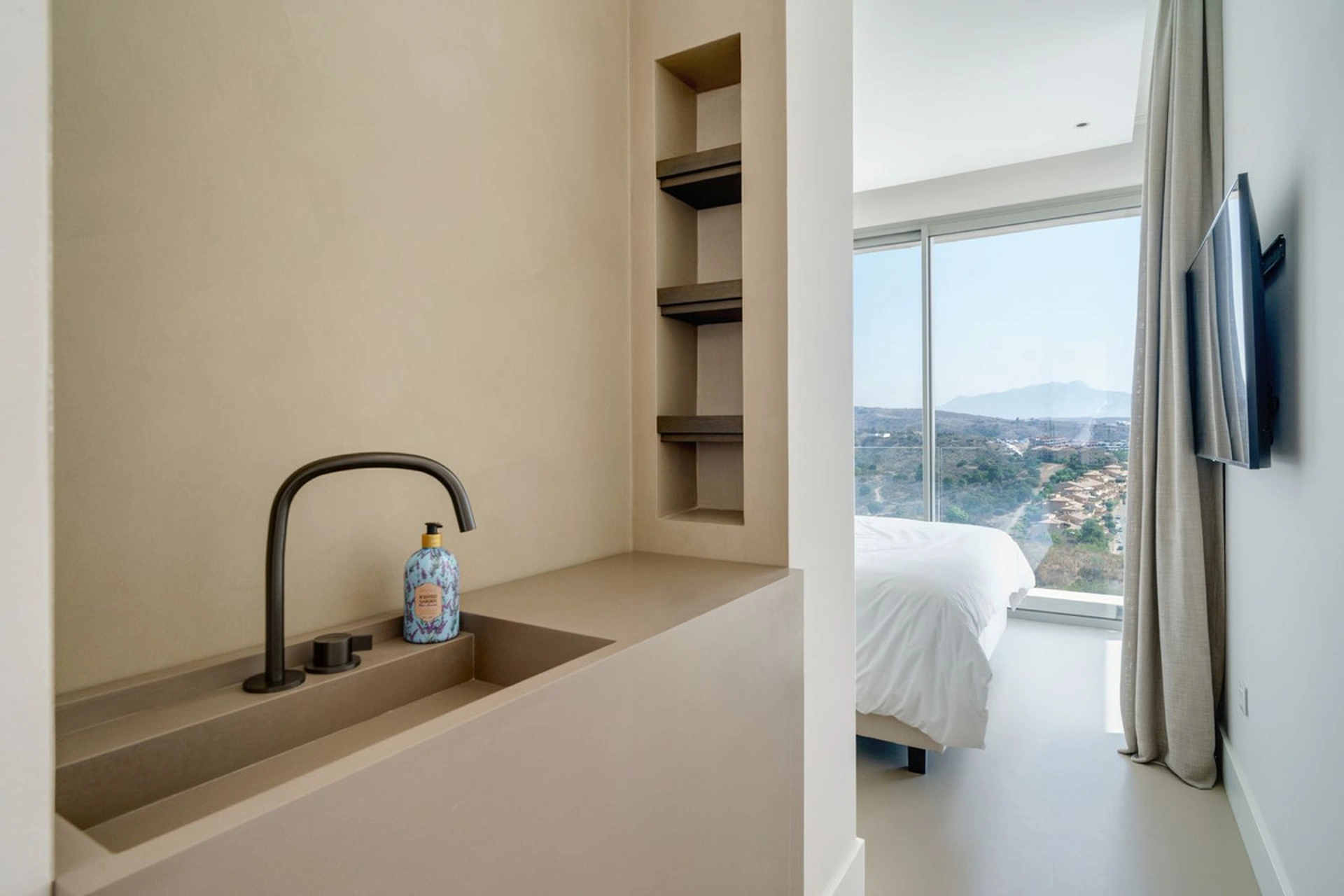 Villa for sale in Estepona
