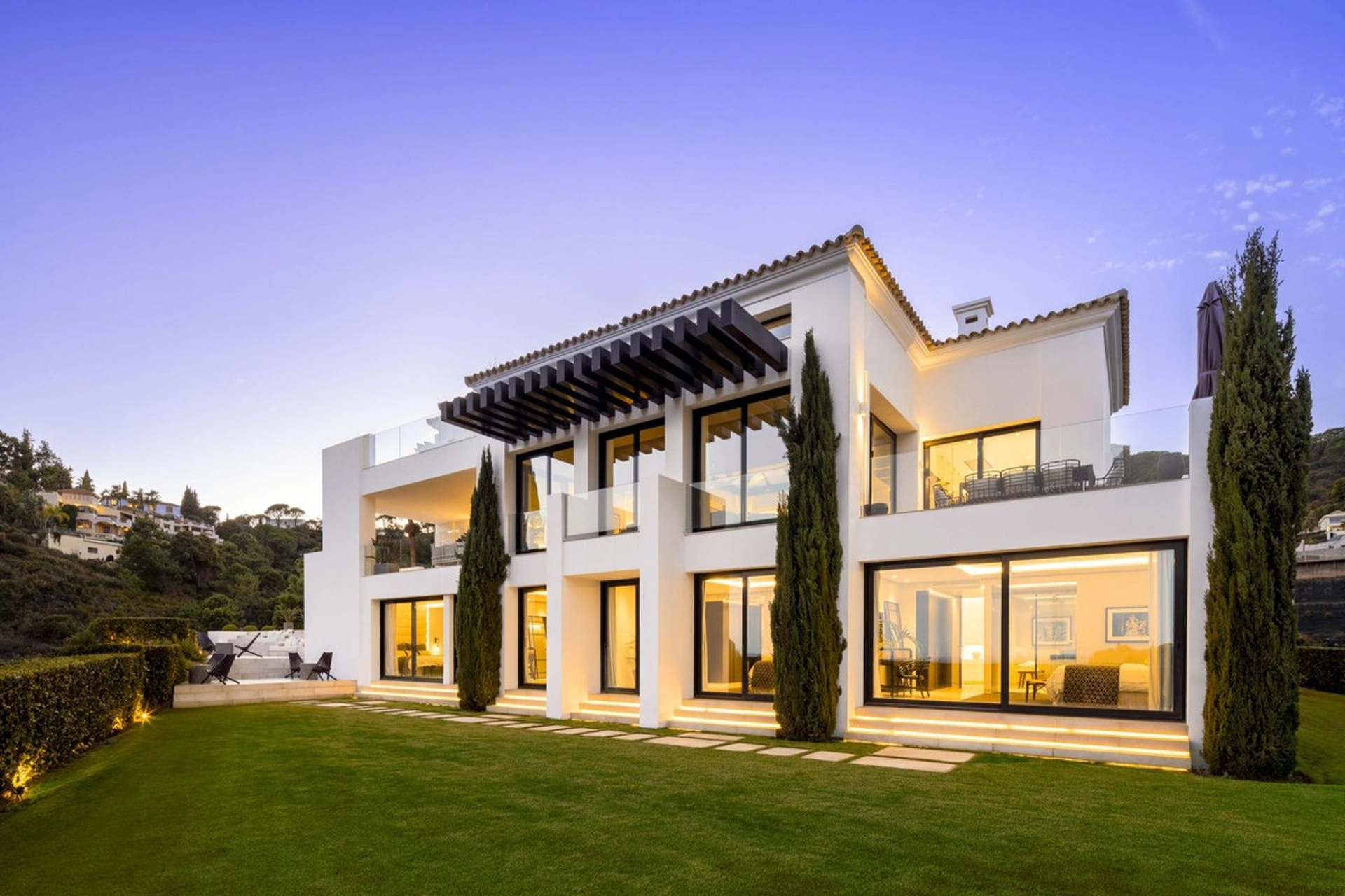 Villa for sale in El Madroñal, Benahavis