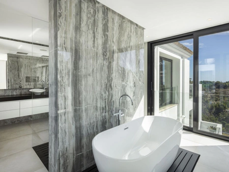 Villa for sale in El Madroñal, Benahavis