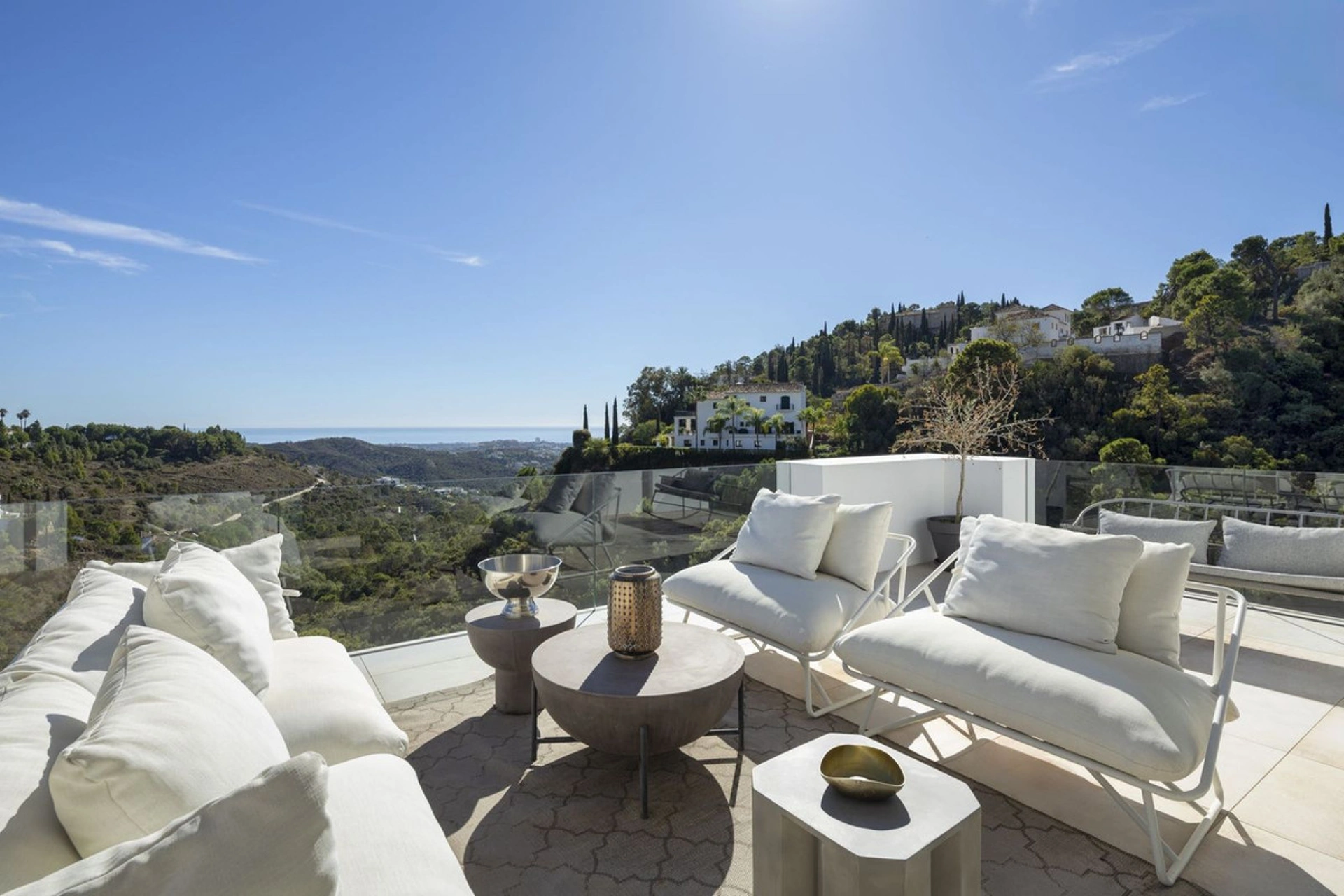 Villa for sale in El Madroñal, Benahavis