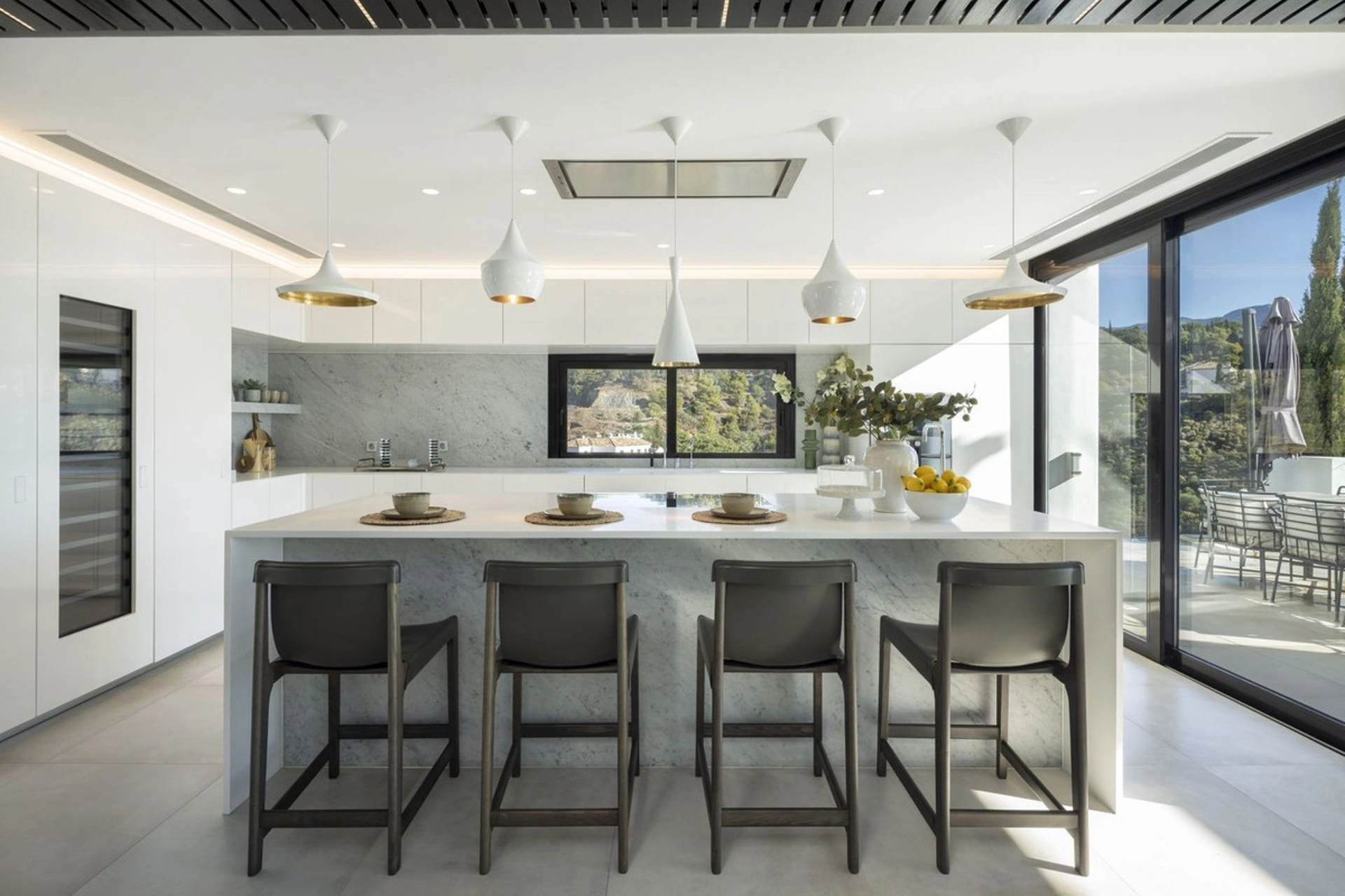 Villa for sale in El Madroñal, Benahavis
