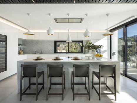 Villa for sale in El Madroñal, Benahavis