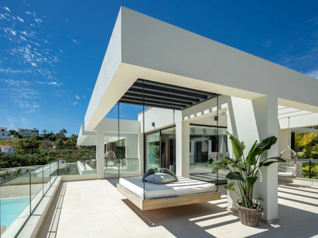 Villa en venta en Nueva Andalucia, Marbella