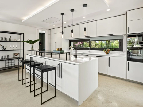 Villa en venta en Nueva Andalucia, Marbella