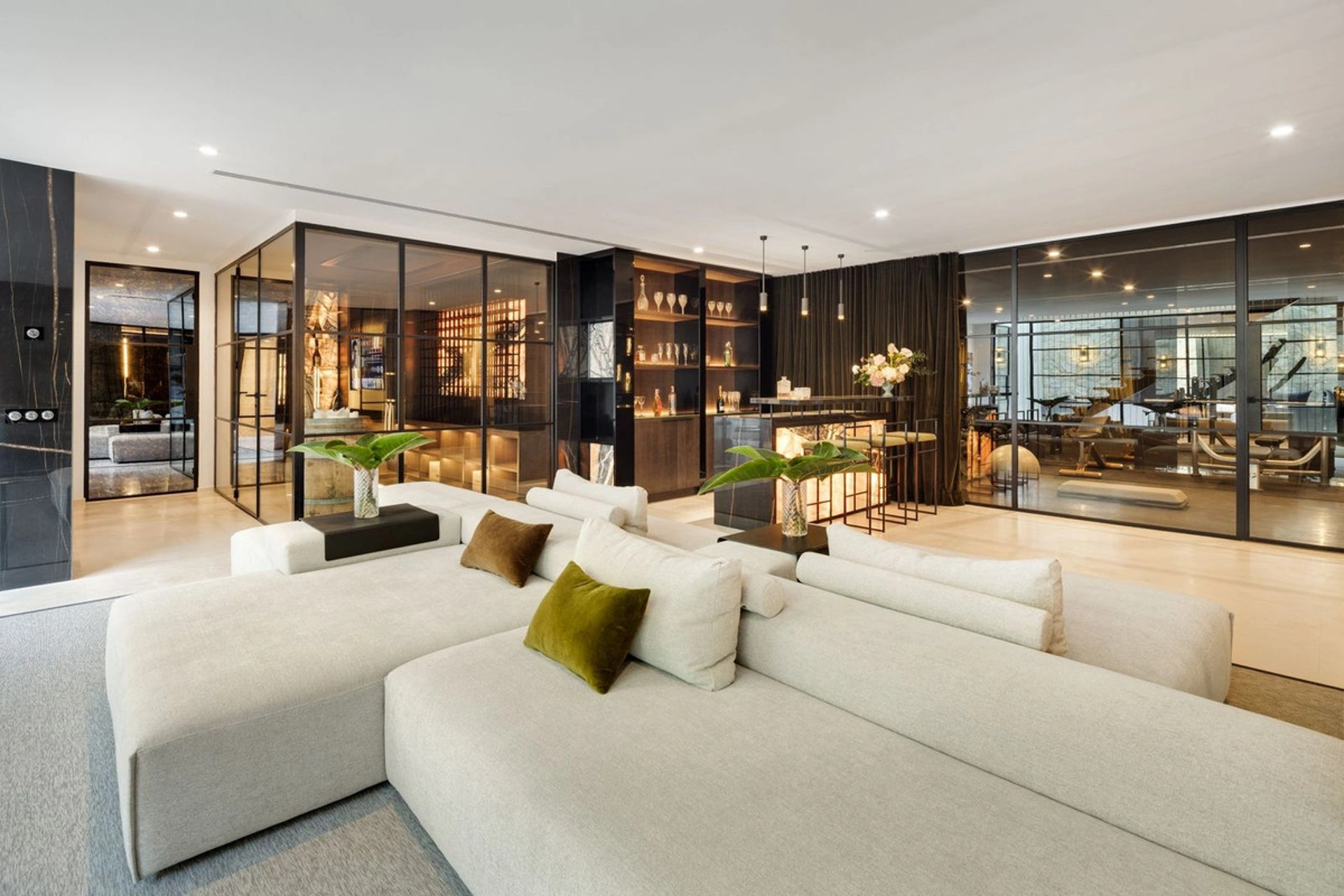 Villa en venta en Nueva Andalucia, Marbella