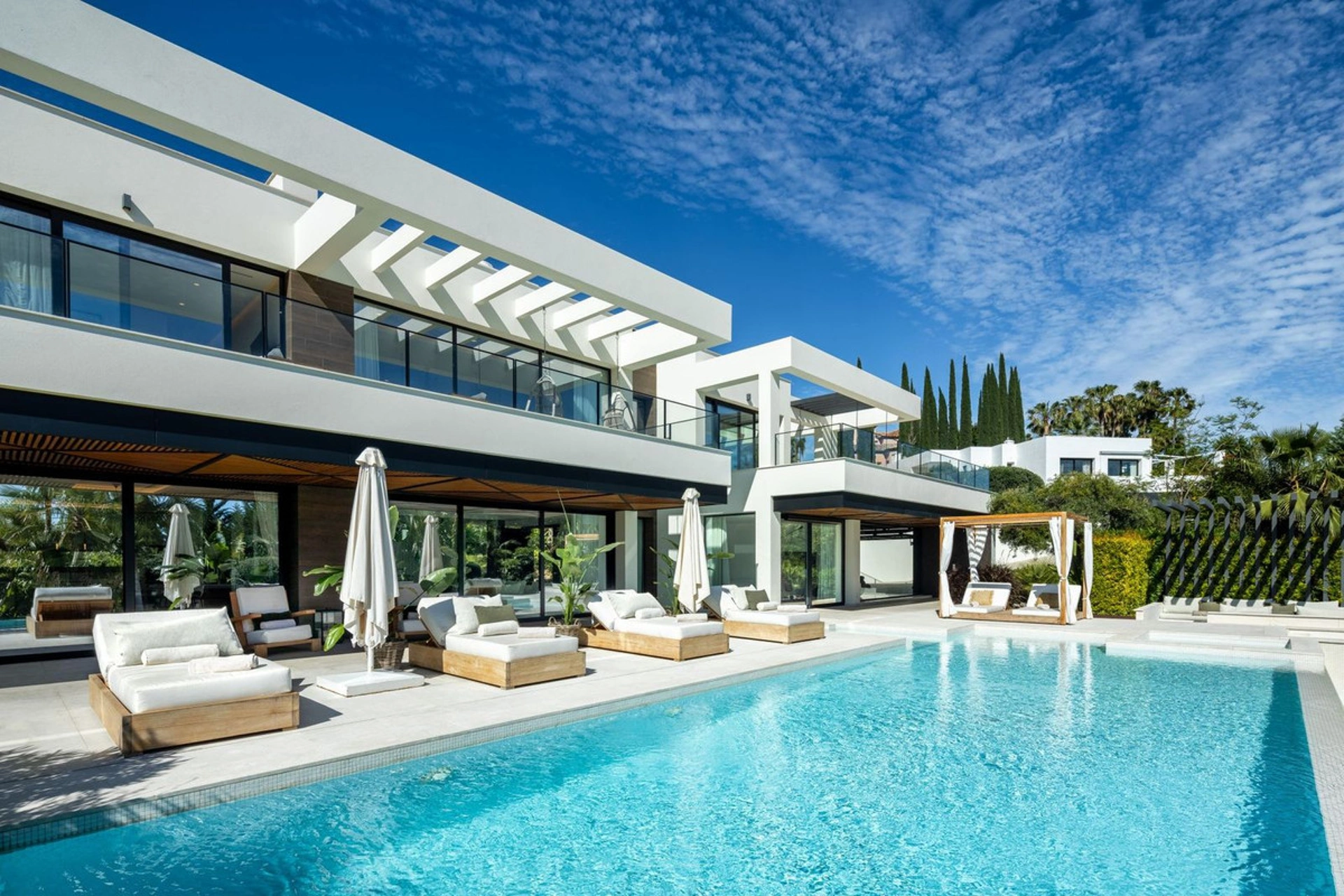 Villa en venta en Nueva Andalucia, Marbella