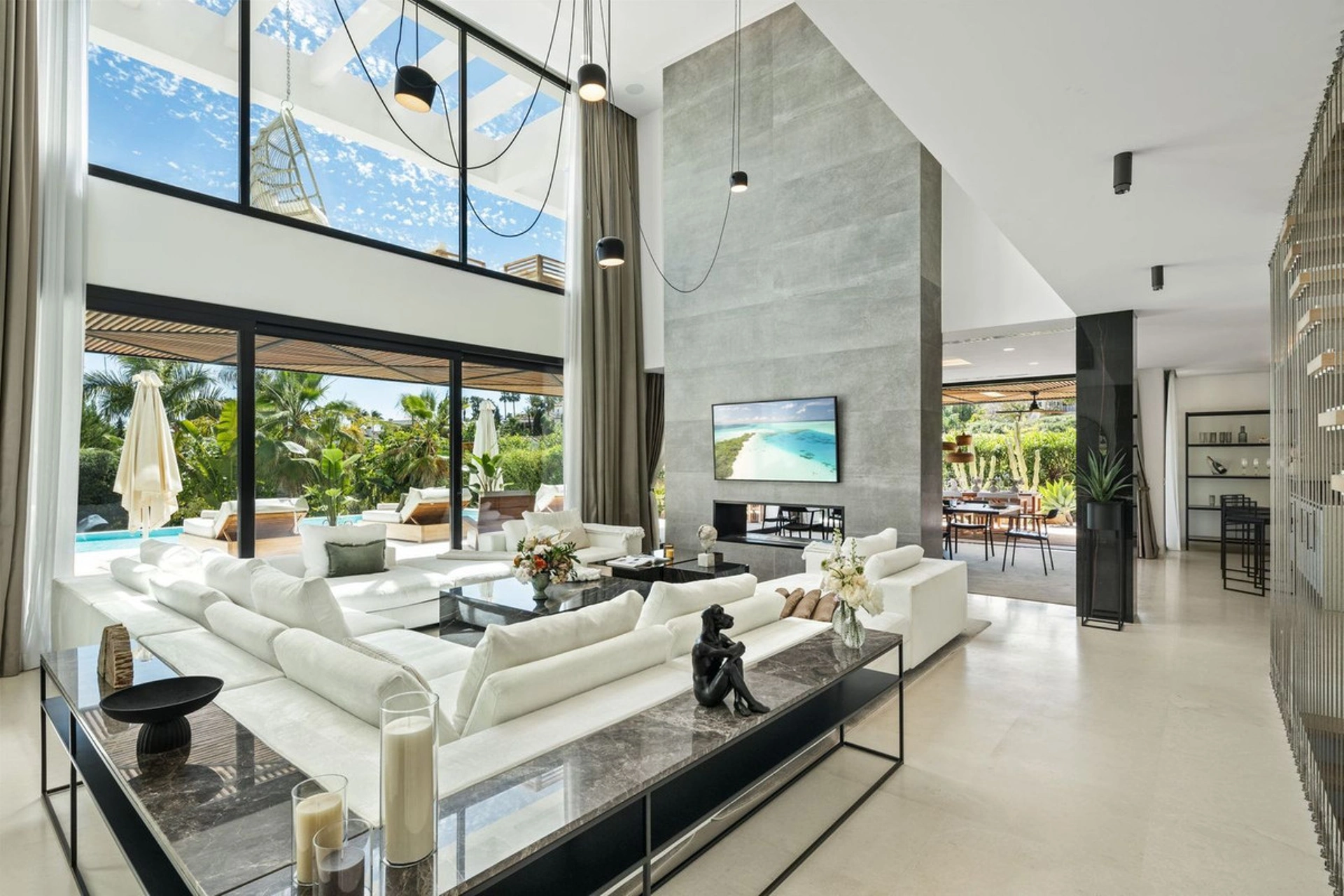 Villa en venta en Nueva Andalucia, Marbella