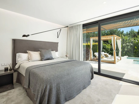 Villa en venta en Nueva Andalucia, Marbella