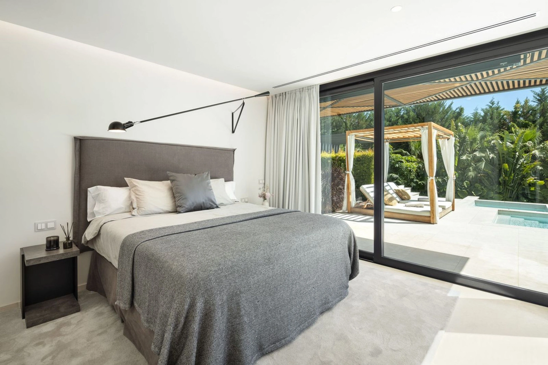 Villa en venta en Nueva Andalucia, Marbella