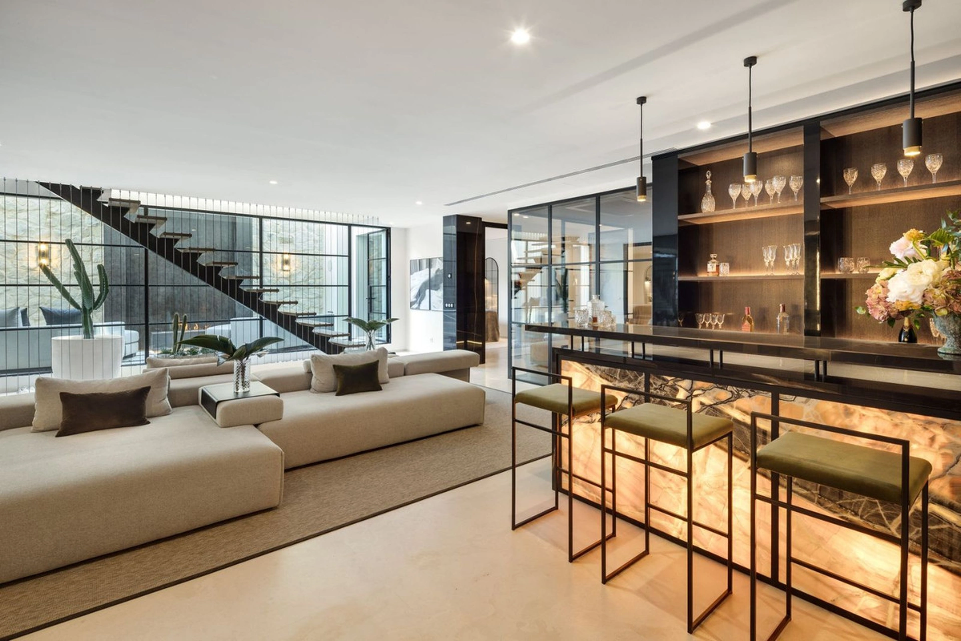 Villa en venta en Nueva Andalucia, Marbella