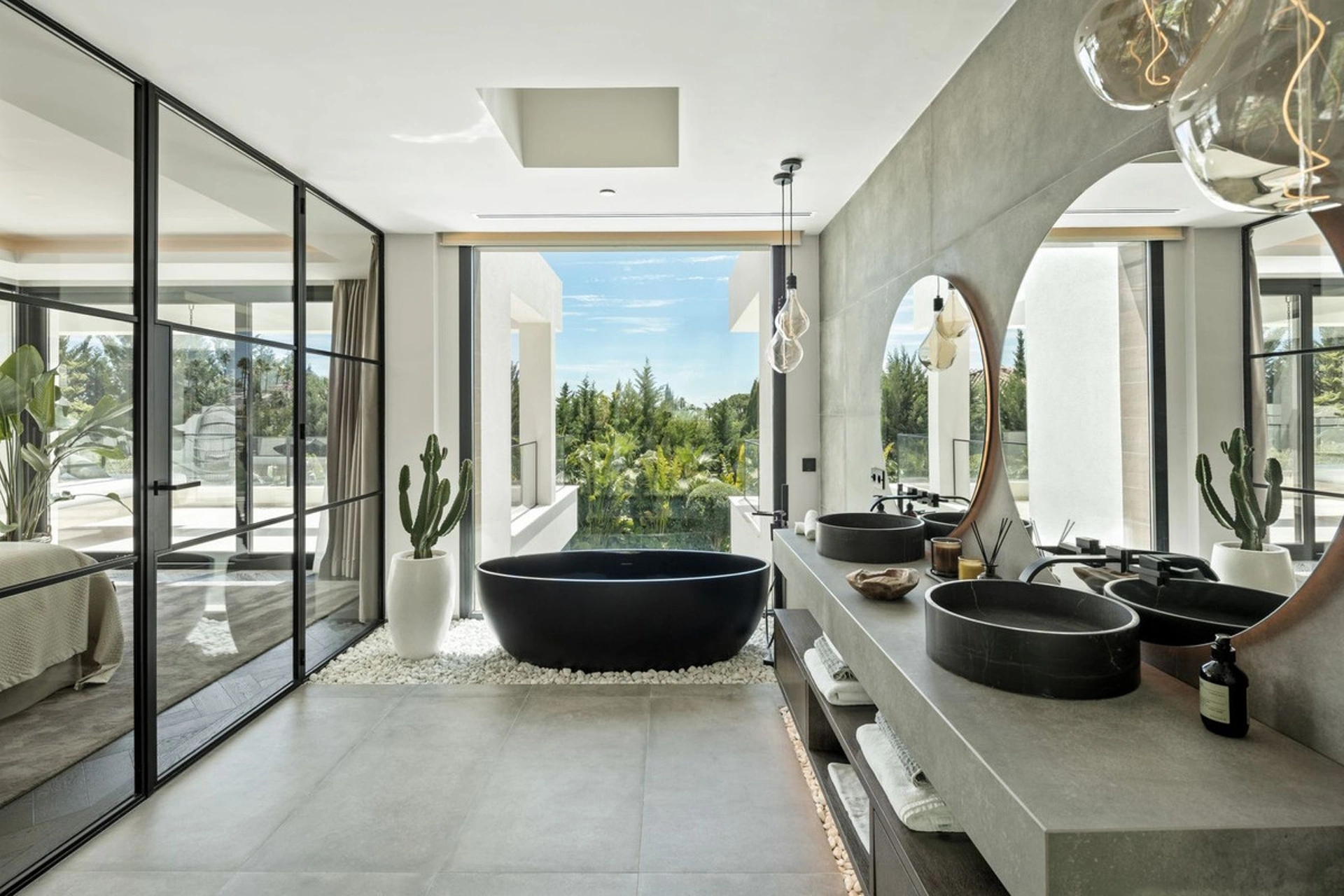 Villa en venta en Nueva Andalucia, Marbella