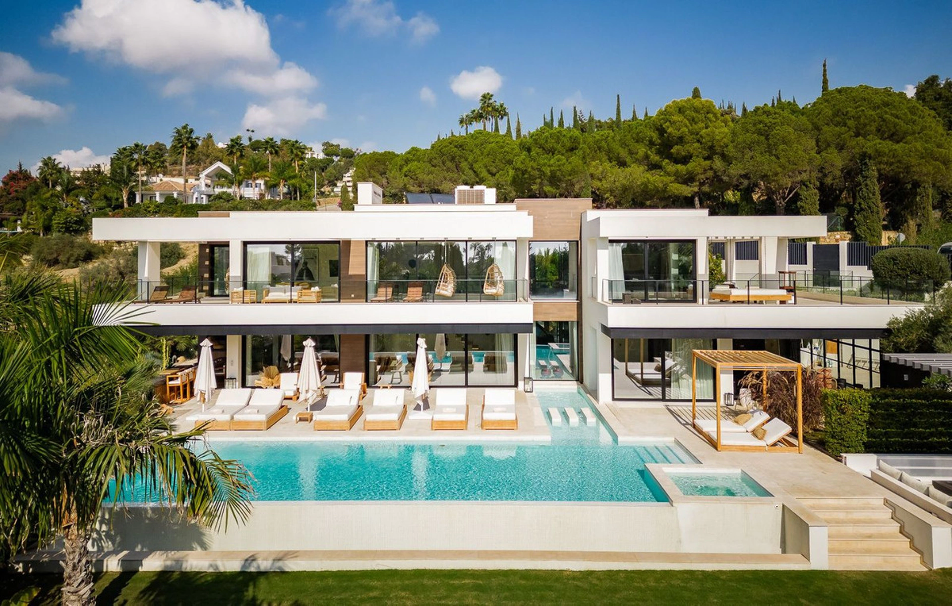 Villa en venta en Nueva Andalucia, Marbella