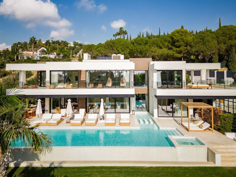 Villa en venta en Nueva Andalucia, Marbella