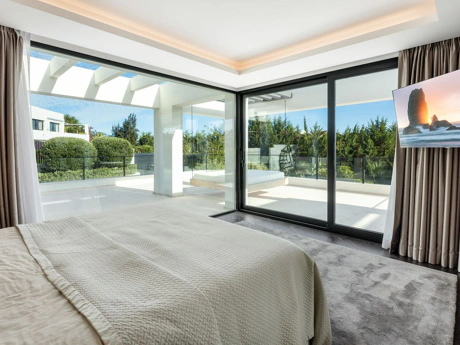 Villa en venta en Nueva Andalucia, Marbella