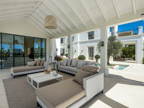 Villa en venta en Nueva Andalucia, Marbella