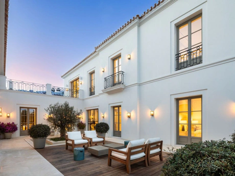 Villa en venta en Nueva Andalucia, Marbella