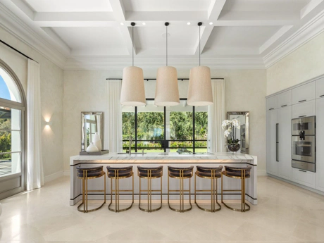 Villa en venta en Nueva Andalucia, Marbella