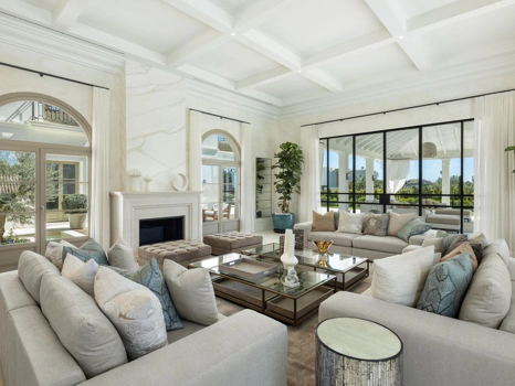 Villa en venta en Nueva Andalucia, Marbella