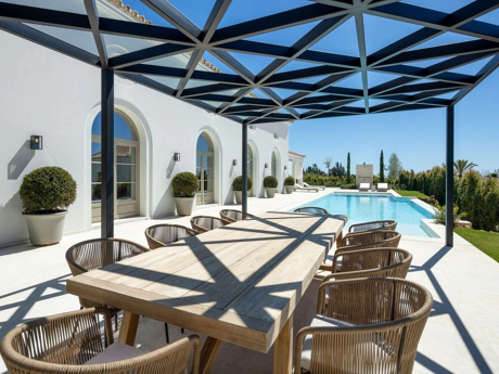Villa en venta en Nueva Andalucia, Marbella