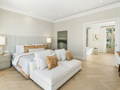 Villa en venta en Nueva Andalucia, Marbella