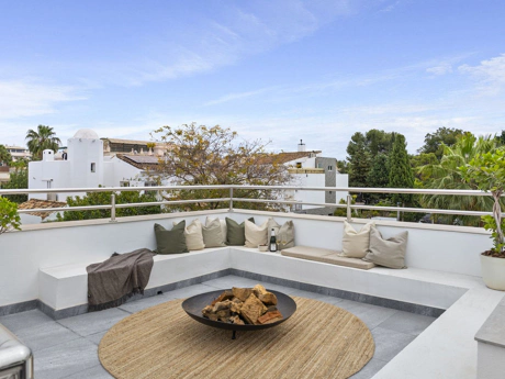 Villa for sale in Nueva Andalucia, Marbella