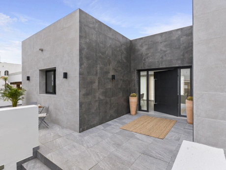 Villa for sale in Nueva Andalucia, Marbella