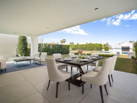Villa for sale in Marbella Golden Mile