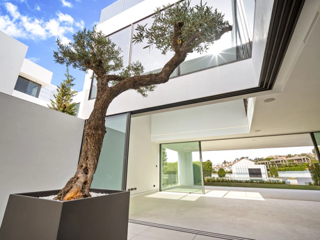 Villa for sale in Marbella Golden Mile