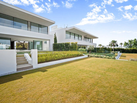 Villa for sale in Marbella Golden Mile