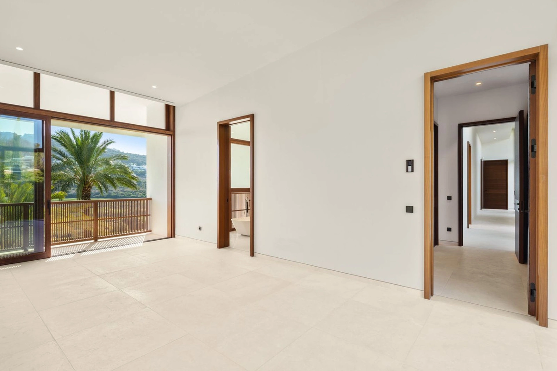 Villa for sale in Casares