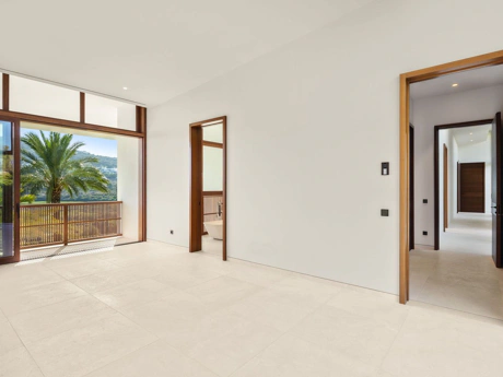 Villa for sale in Casares