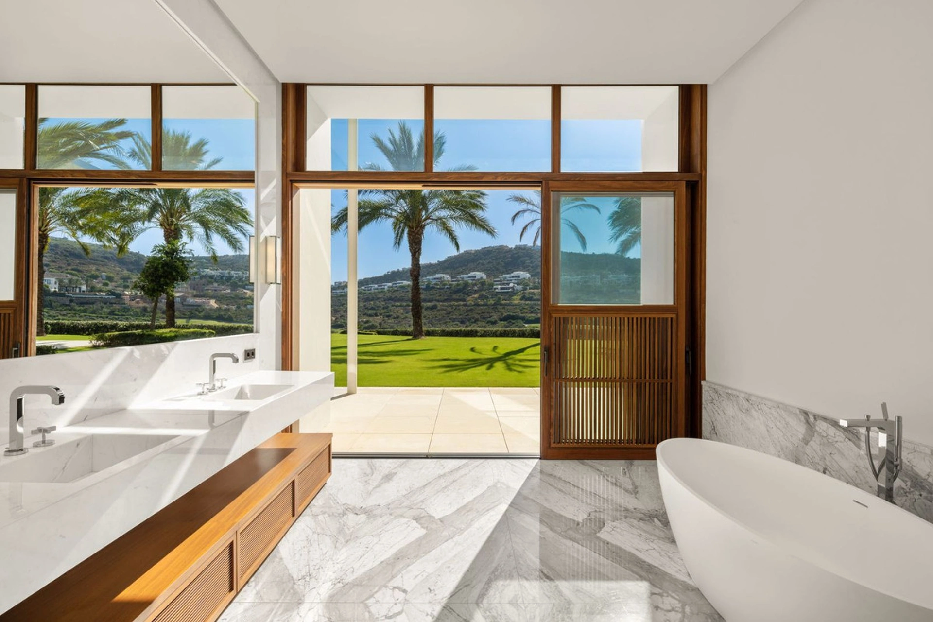 Villa for sale in Casares