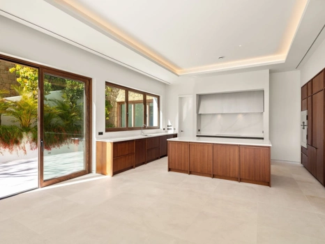 Villa for sale in Casares
