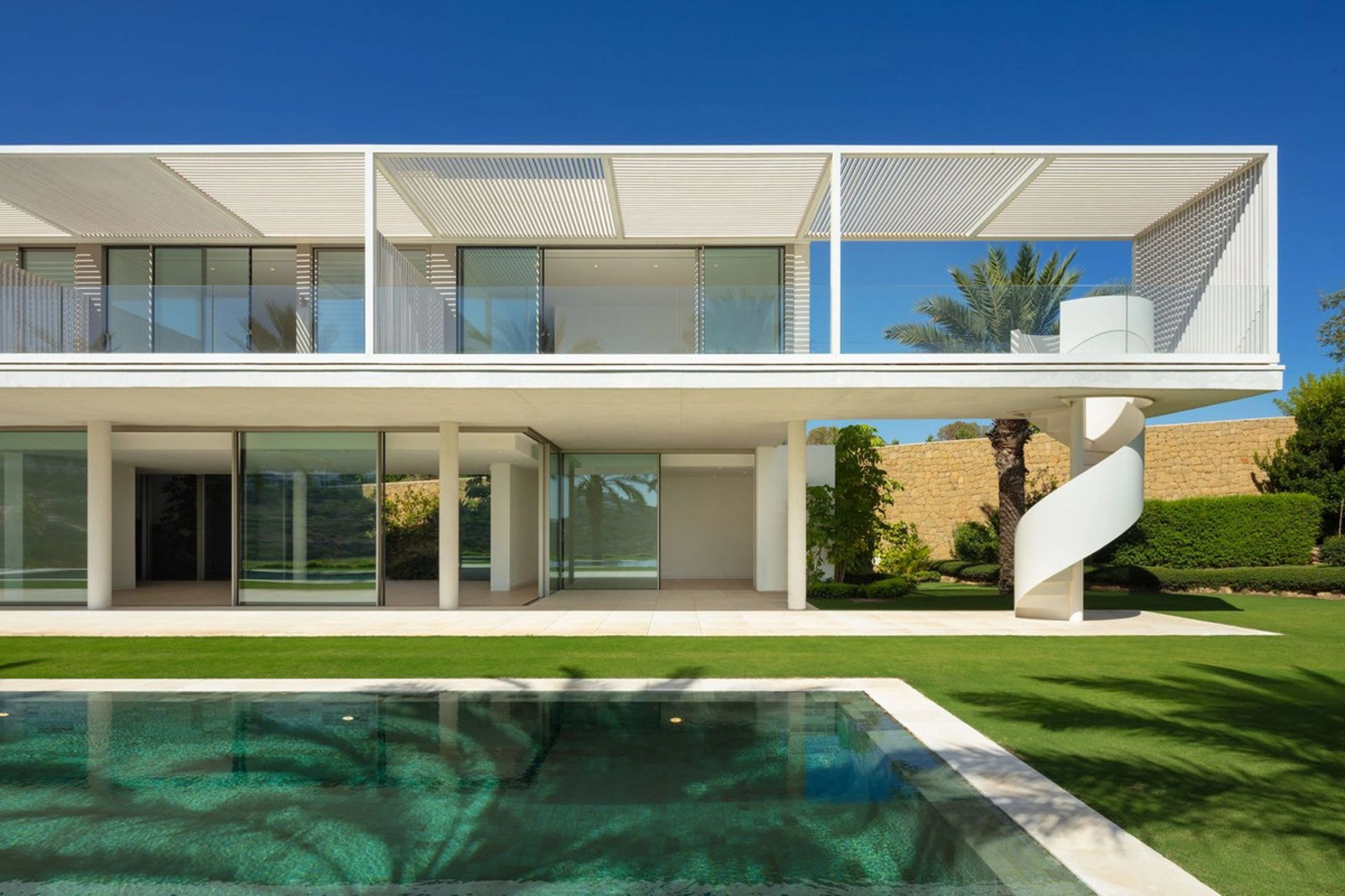 Villa for sale in Casares
