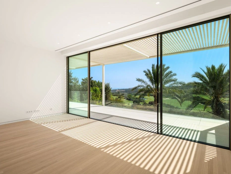 Villa for sale in Casares