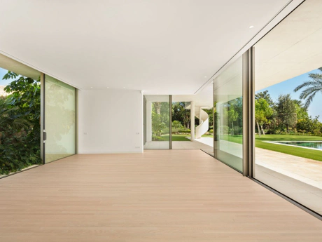 Villa for sale in Casares