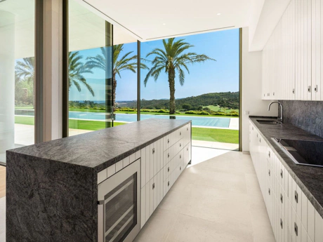 Villa for sale in Casares