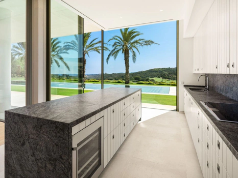 Villa for sale in Casares