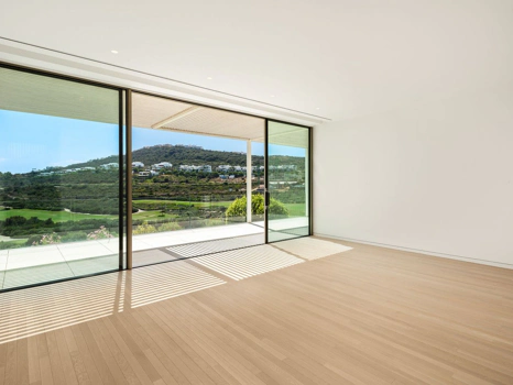 Villa for sale in Casares